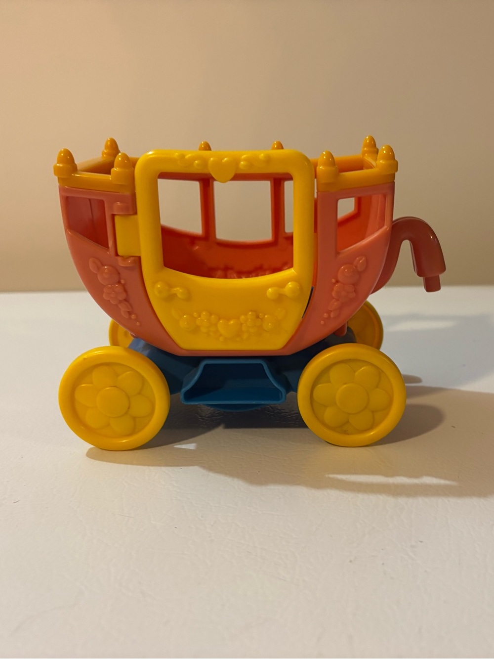 2003 Orange & Yellow Carriage 2 Seat Coach Wagon Fisher Price Little People